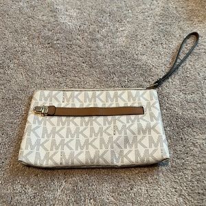 Michael Kors wristlet